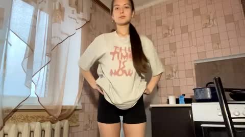 Hellomy name is Natalyits my first day here nice to meet you Give me 50 thumbs ups online show from April 24, 3:20 am