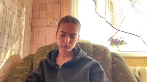 Hellomy name is Natalyits my first day here nice to meet you Give me 50 thumbs ups online show from May 23, 3:45 am