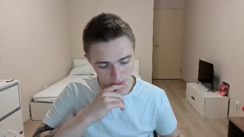 Snapshot of leo__miller chatting on July 20, 12:47 am LEO online show from July 20, 12:47 am