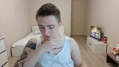 Snapshot of leo__miller chatting on July 21, 12:24 am LEO online show from July 21, 12:24 am