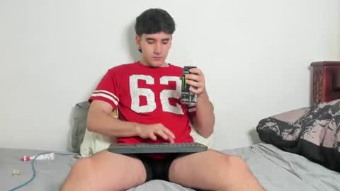 Leo Jones online show from June 18, 1:39 am