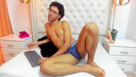 Snapshot of leo_sanz6 chatting on July 6, 3:03 pm LEO online show from July 6, 3:03 pm