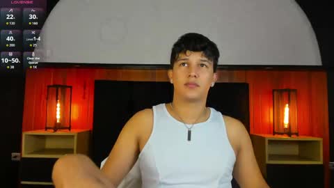 Snapshot of leo_savage_ chatting on June 8, 4:24 am Leo online show from June 8, 4:24 am