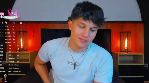 Snapshot of leo_savage_ chatting on June 17, 3:53 am Leo online show from June 17, 3:53 am