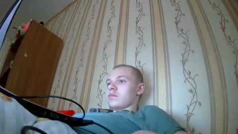 Snapshot of leo_timm chatting on April 5, 1:08 pm leo_timm online show from April 5, 1:08 pm