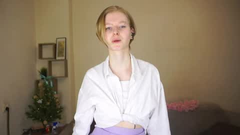 Hello Im Roxy Im just starting my journey here so lets get acquainted online show from March 24, 6:13 pm