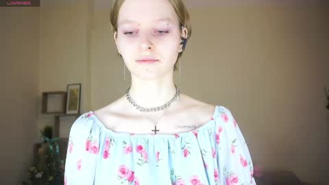 Hello Im Roxy Im just starting my journey here so lets get acquainted online show from April 4, 5:10 pm