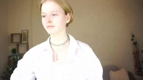 Hello Im Roxy Im just starting my journey here so lets get acquainted online show from April 18, 8:09 pm