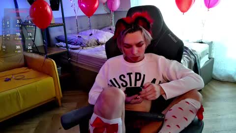 Leon online show from February 12, 8:16 am