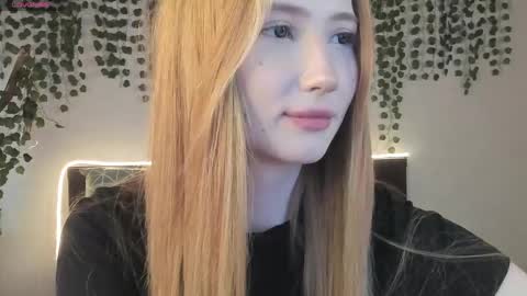 Leona online show from May 13, 9:17 am