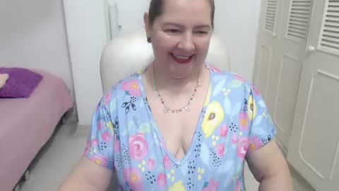 Snapshot of leonela_69 chatting on July 2, 8:59 pm leonela online show from July 2, 8:59 pm