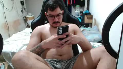 Snapshot of leonino231 chatting on July 7, 2:47 am leonino231 online show from July 7, 2:47 am