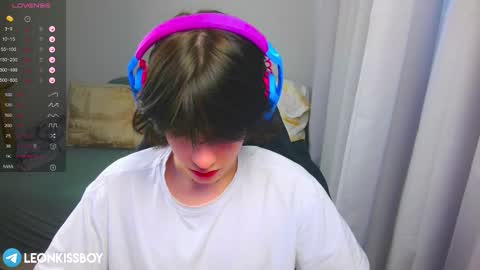 leonkissboy online show from March 25, 4:51 am