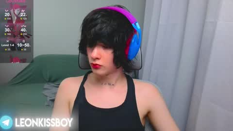 leonkissboy online show from April 18, 12:09 pm