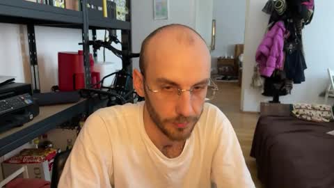 Leon online show from December 4, 12:14 pm