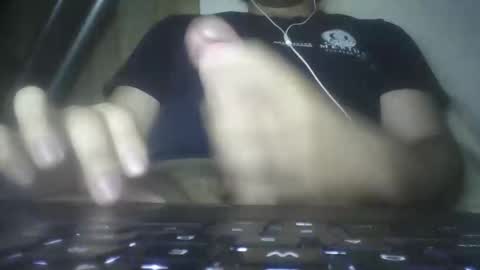 leoonel_95 online show from February 25, 5:06 am