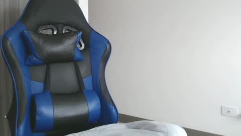 leostorm25 online show from October 11, 2:37 pm