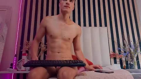 leotease online show from May 15, 11:56 pm