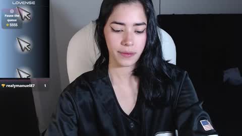 leslie  online show from February 26, 11:04 pm