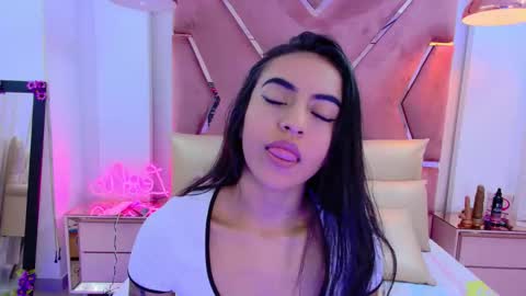 LeslieBush online show from January 7, 11:45 am