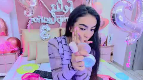 LeslieBush online show from January 11, 11:59 am