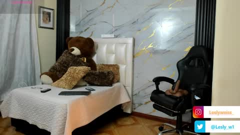 I am here from Monday to Friday from 730 am to 130 pm Colombia time and saturday from 500 am to 1000 am .... Soon Blue page online show from April 10, 12:21 pm