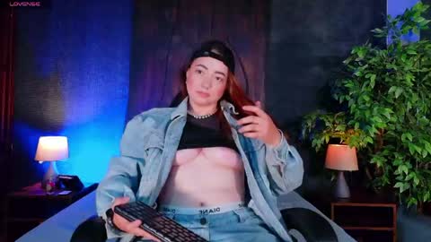 lexavega_ online show from May 21, 10:00 am