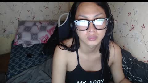 Snapshot of lexi09822 chatting on July 13, 11:40 pm Hev Lexi online show from July 13, 11:40 pm