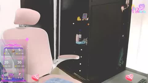 lexi19_ online show from May 18, 11:21 pm