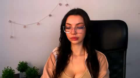 Snapshot of lexi_jos chatting on May 1, 12:32 pm Alexia online show from May 1, 12:32 pm