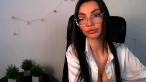 Snapshot of lexi_jos chatting on May 2, 12:43 pm Alexia online show from May 2, 12:43 pm