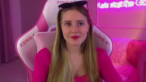 Snapshot of lexireadway chatting on January 17, 6:22 pm Lexi online show from January 17, 6:22 pm