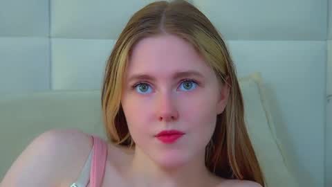 Snapshot of lexireadway chatting on June 3, 11:02 am Lexi online show from June 3, 11:02 am