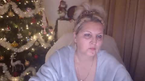 Snapshot of lexxa_blond chatting on December 14, 9:08 pm Hannah online show from December 14, 9:08 pm