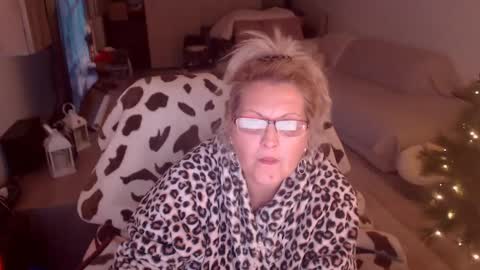 Snapshot of lexxa_blond chatting on January 12, 12:38 am Hannah online show from January 12, 12:38 am