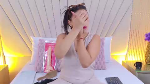 lexxi_gb online show from July 17, 8:57 pm