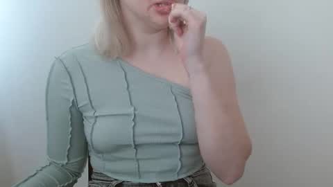 Leyla online show from March 23, 11:14 am