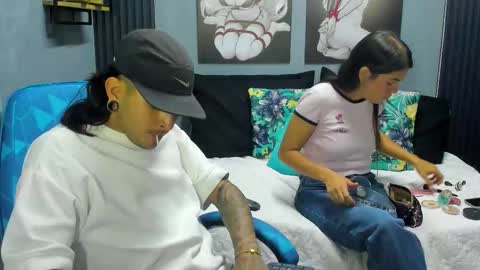 Lia and Thom  online show from October 3, 7:22 pm