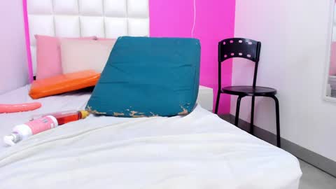 karol online show from February 8, 2:49 pm