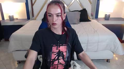 Snapshot of lia_cr1 chatting on February 18, 11:22 pm LIA online show from February 18, 11:22 pm