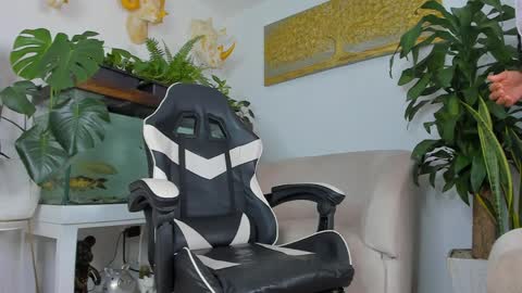 lia_lovelly online show from April 5, 8:50 pm