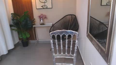 LIA online show from April 18, 6:34 pm