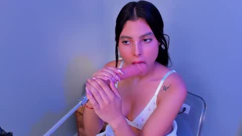 lia_owenss online show from August 7, 7:27 pm