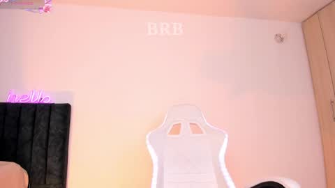 Little Queen Lia  online show from February 16, 10:43 pm