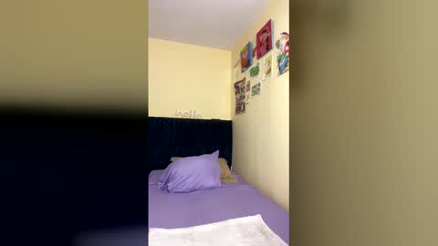 Little Queen Lia  online show from January 11, 4:45 pm