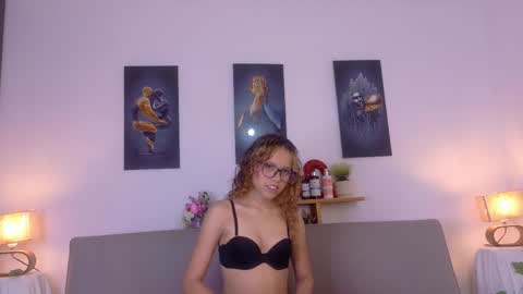 Juliana online show from May 27, 7:22 pm