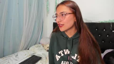 Liah  online show from March 17, 11:30 pm