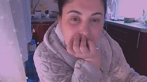 Snapshot of liahsofty chatting on February 22, 9:02 pm miss Lia colection for travel online show from February 22, 9:02 pm