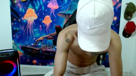 Snapshot of liam_andres12 chatting on July 10, 10:01 pm Andres online show from July 10, 10:01 pm