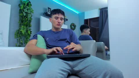 liam_conorr online show from December 27, 12:34 pm